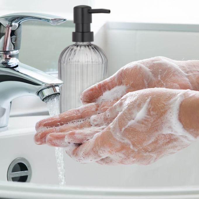 Glerflaska svarglær með pumpu 500ml