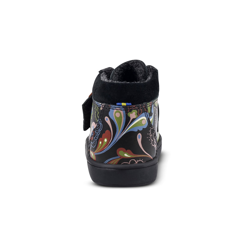 FISKEBY FÓÐRAÐIR FYRSTU SKÓR MUNSTRAÐIR