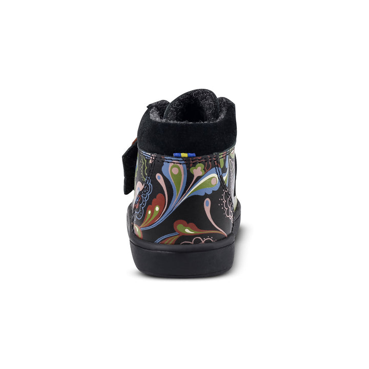 FISKEBY FÓÐRAÐIR FYRSTU SKÓR MUNSTRAÐIR