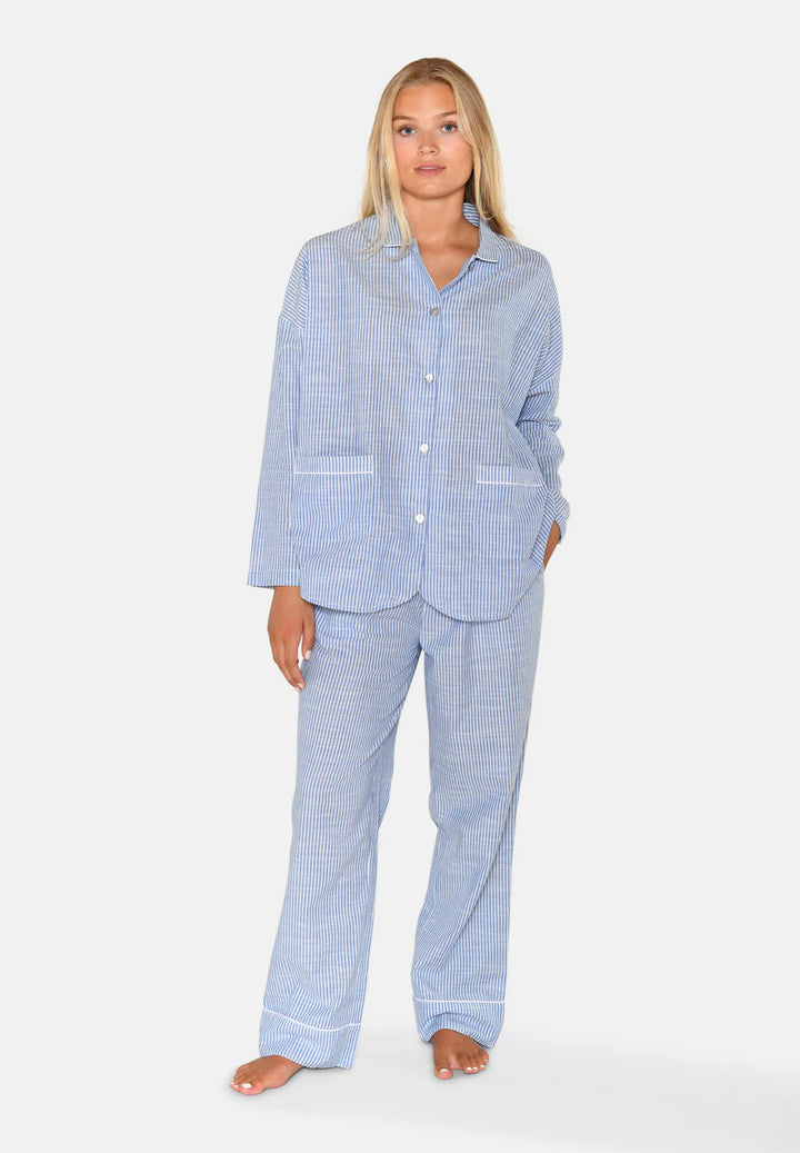 PIA BUXUR ENGLISH MANOR