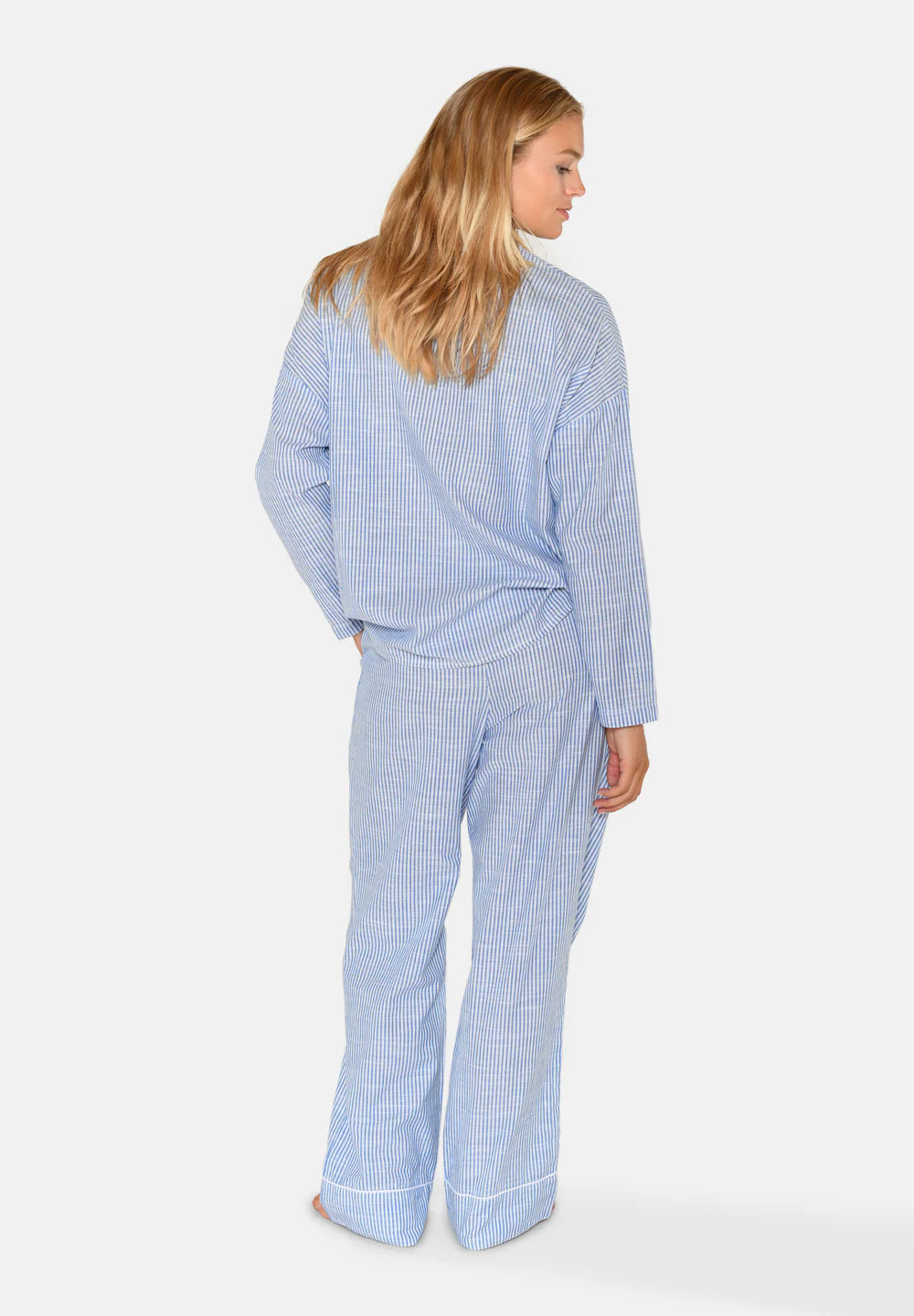 PIA BUXUR ENGLISH MANOR