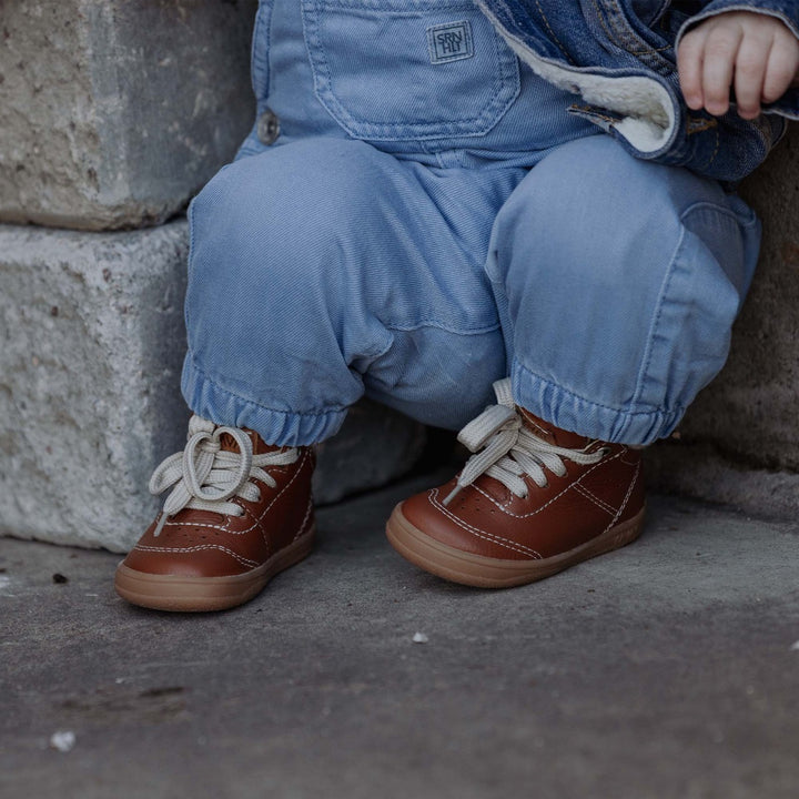 KUMLA FYRSTU SKÓR LIGHT BROWN