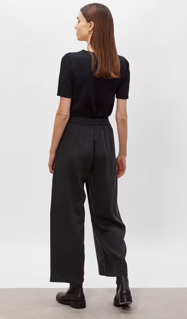 THEA FLOWY TENCEL BUXUR SVARTAR