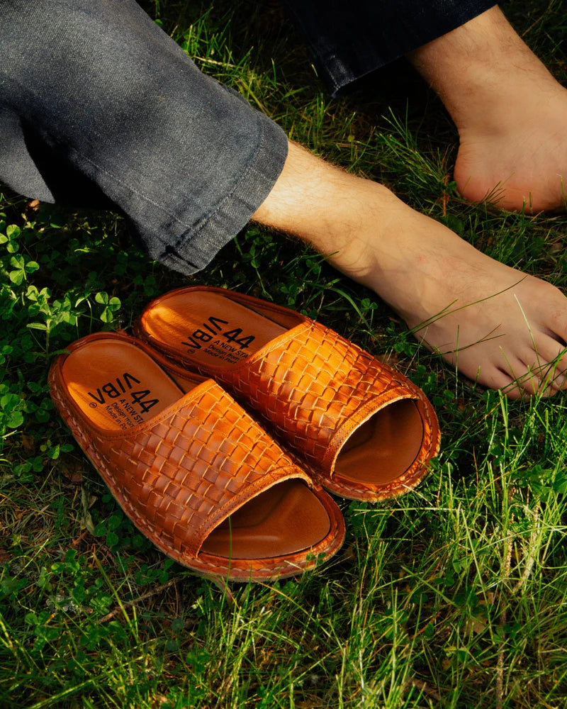 SAINT TROPEZ LEATHER COGNAC WOVEN