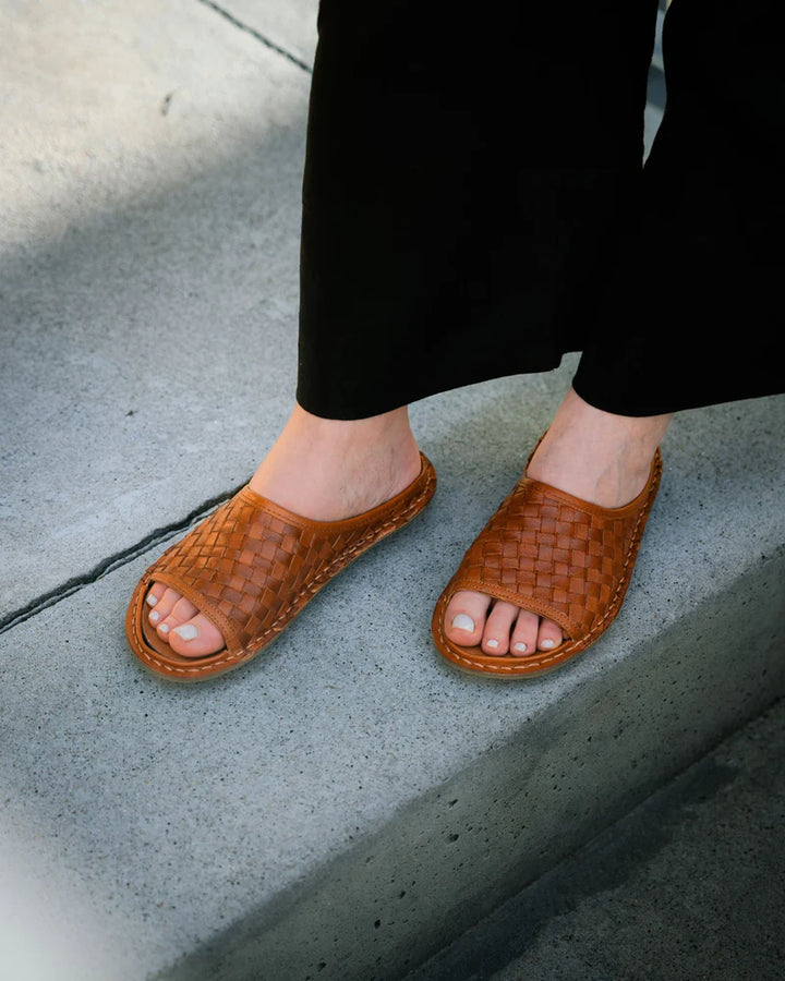 SAINT TROPEZ LEATHER COGNAC WOVEN