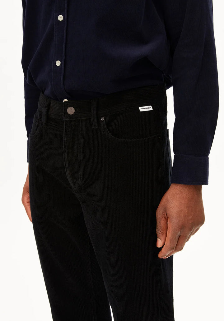 MAAKX RELAXED CORDUROY FLAUELSBUXUR SVARTAR