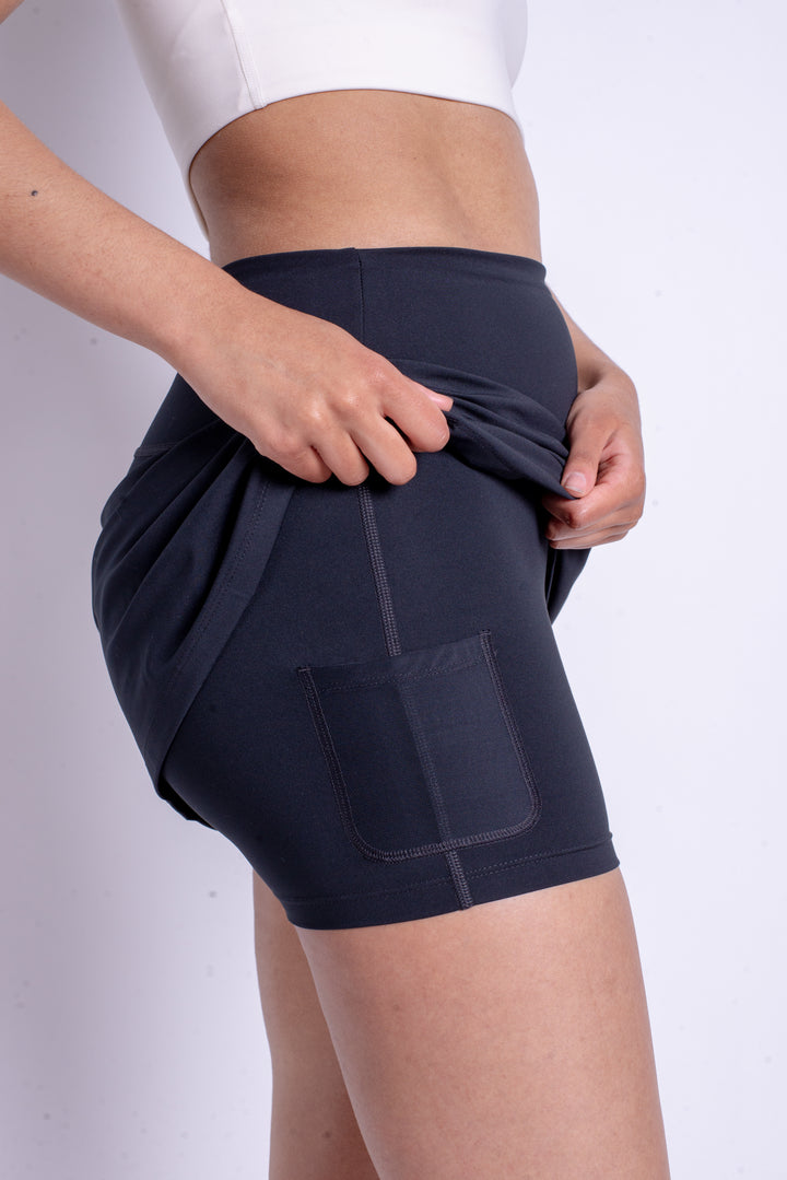 THE SKORT HIGE RISE SVART