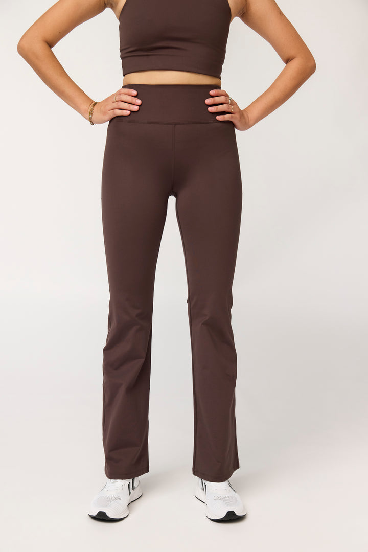 COMPRESSIVE FLARE LEGGINGS DRIFTWOOD
