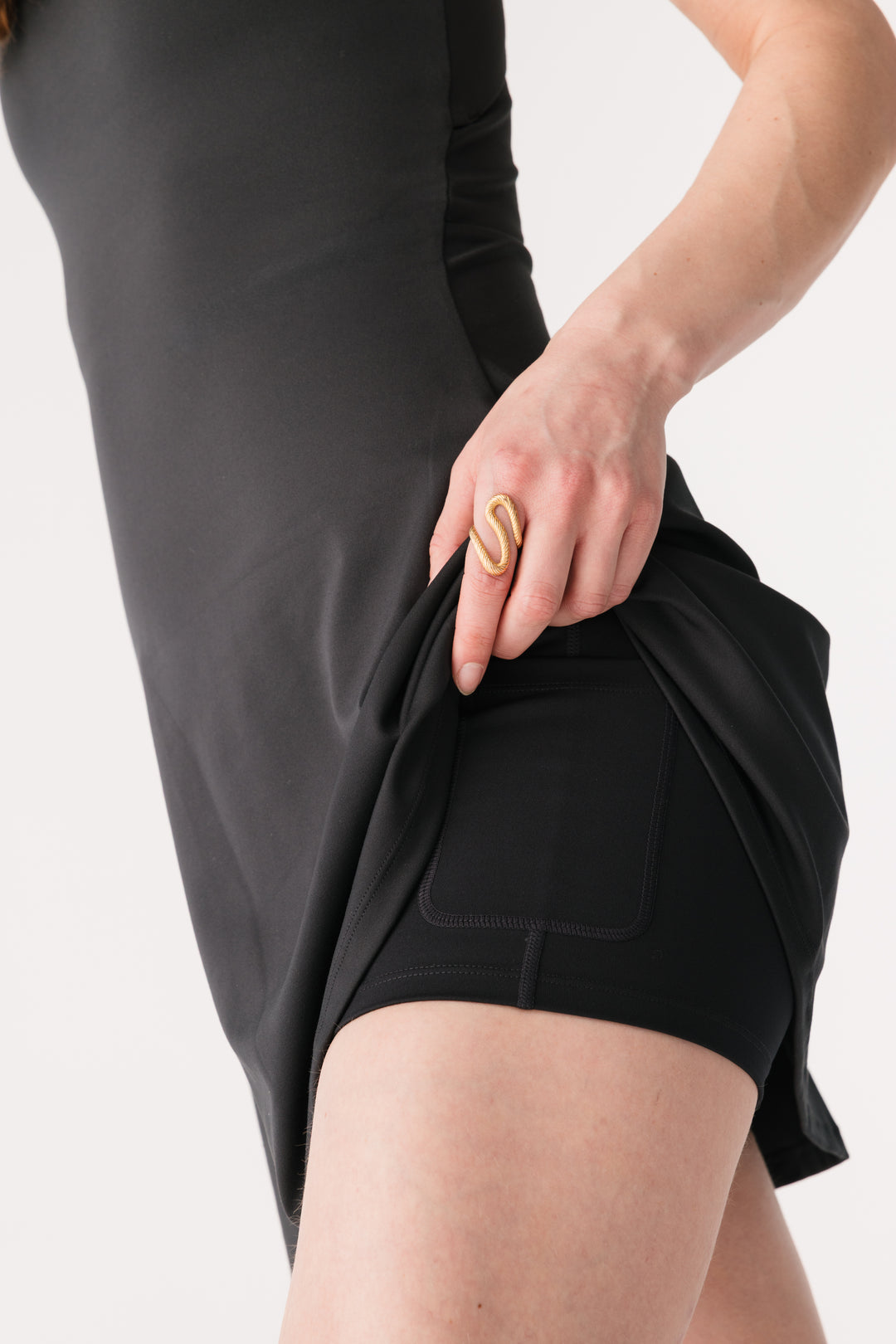 FLOAT LOLA V-NECK DRESS SVARTUR