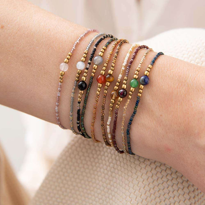 IRIS KORT - GARNET PERLU ARMBAND