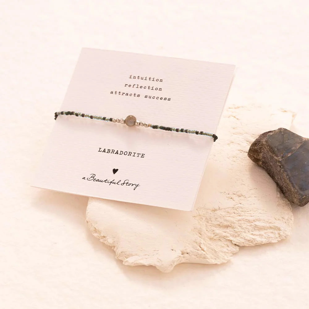IRIS KORT - LABRADORITE PERLU ARMBAND