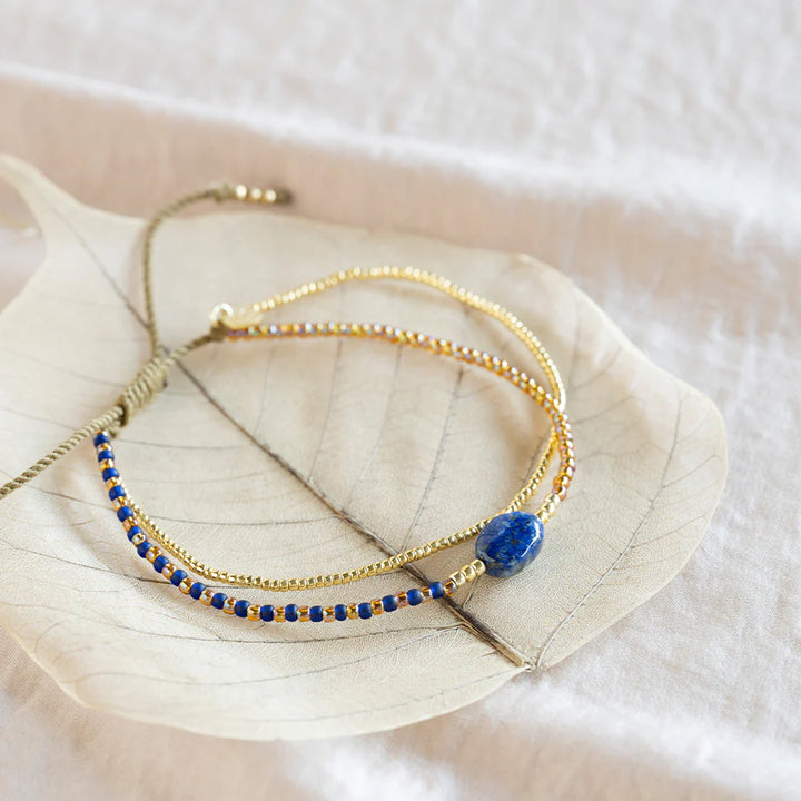 SOOTHING LAPIS LAZULI ARMBAND