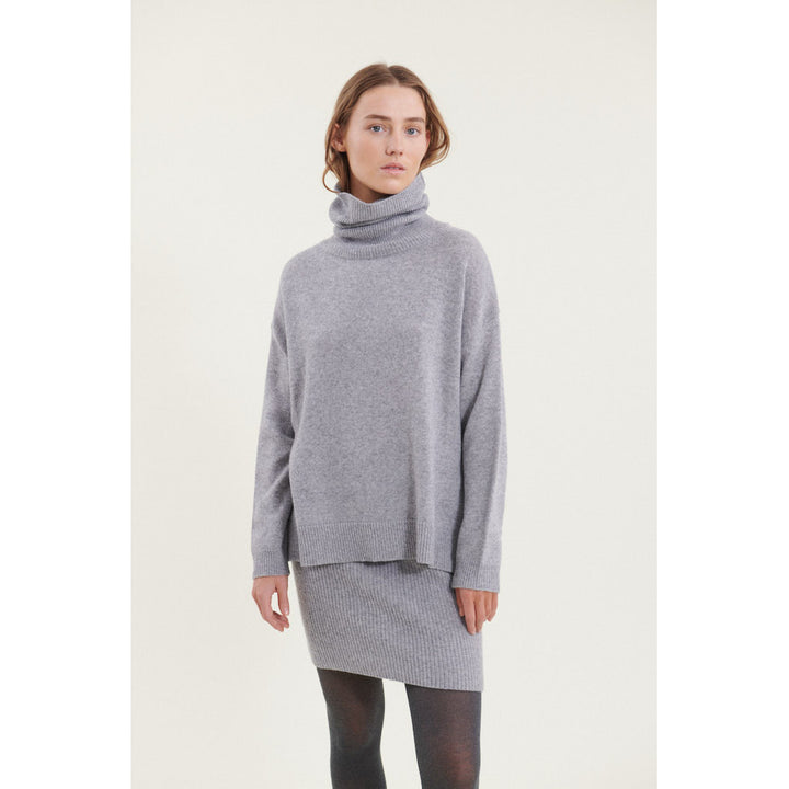 LISE RÚLLUKRAGAPEYSA LIGHT GREY