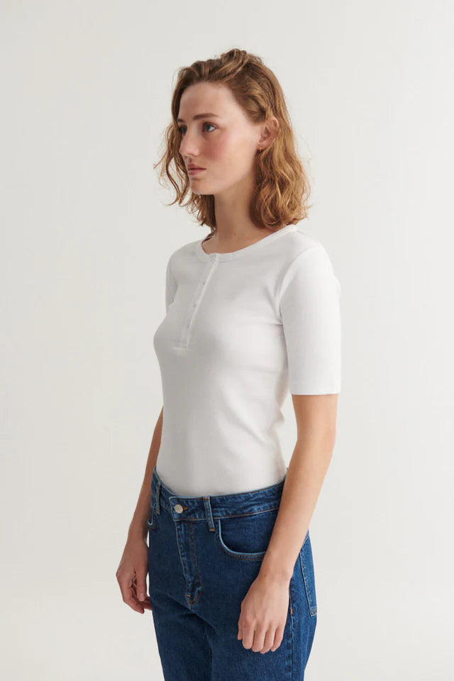 LUDMILLA SS GRANDDAD BOLUR HVÍTUR