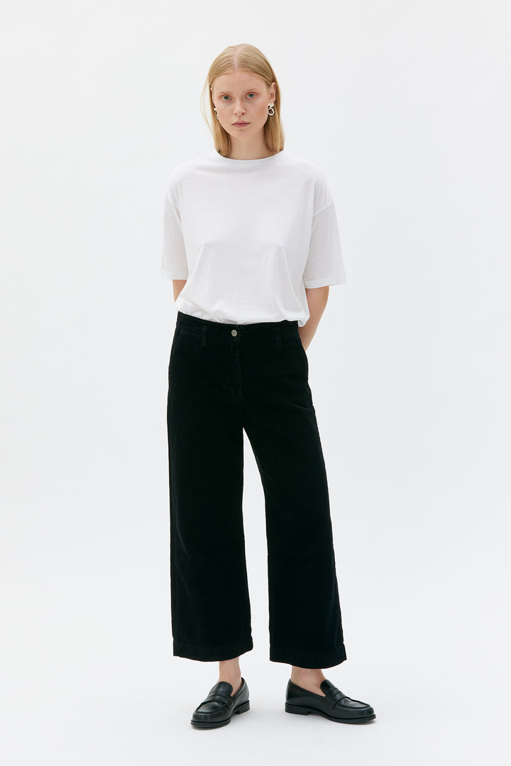 LAIL CROPPED CORDUROY BUXUR SVARTAR