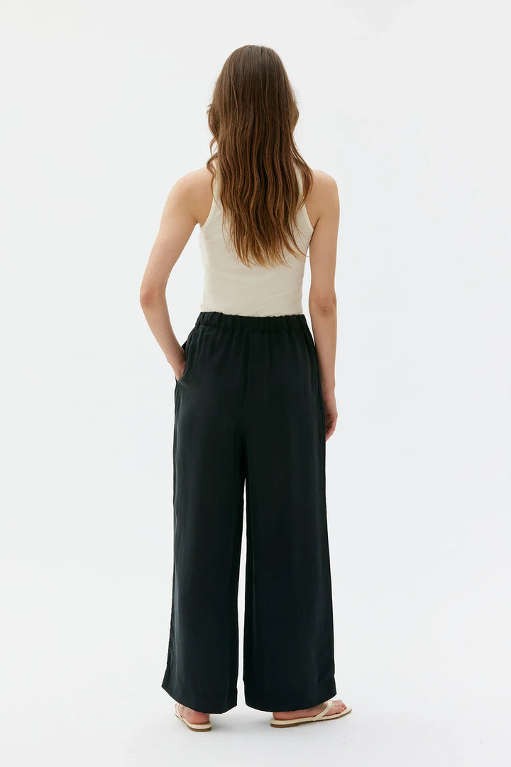 THEA FLOWY TENCEL BUXUR SVARTAR