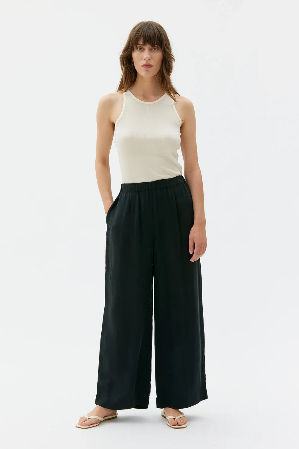THEA FLOWY TENCEL BUXUR SVARTAR