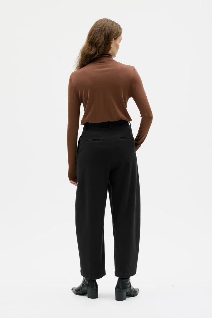 NONA CURVED TROUSERS LÍFRÆN BÓMULL &amp; CASHMERE SVARTAR