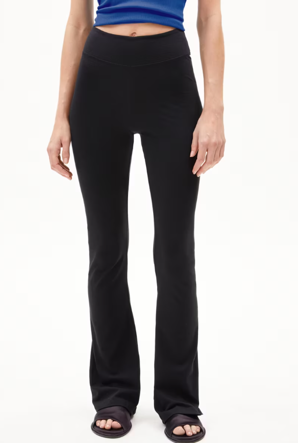REHMAA LEGGINGS ÚTVÍÐAR ÚR LÍFRÆNNI BÓMULL SVARTAR