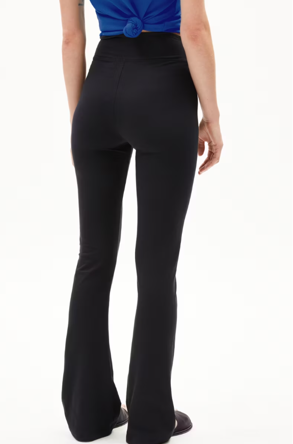 REHMAA LEGGINGS ÚTVÍÐAR ÚR LÍFRÆNNI BÓMULL SVARTAR