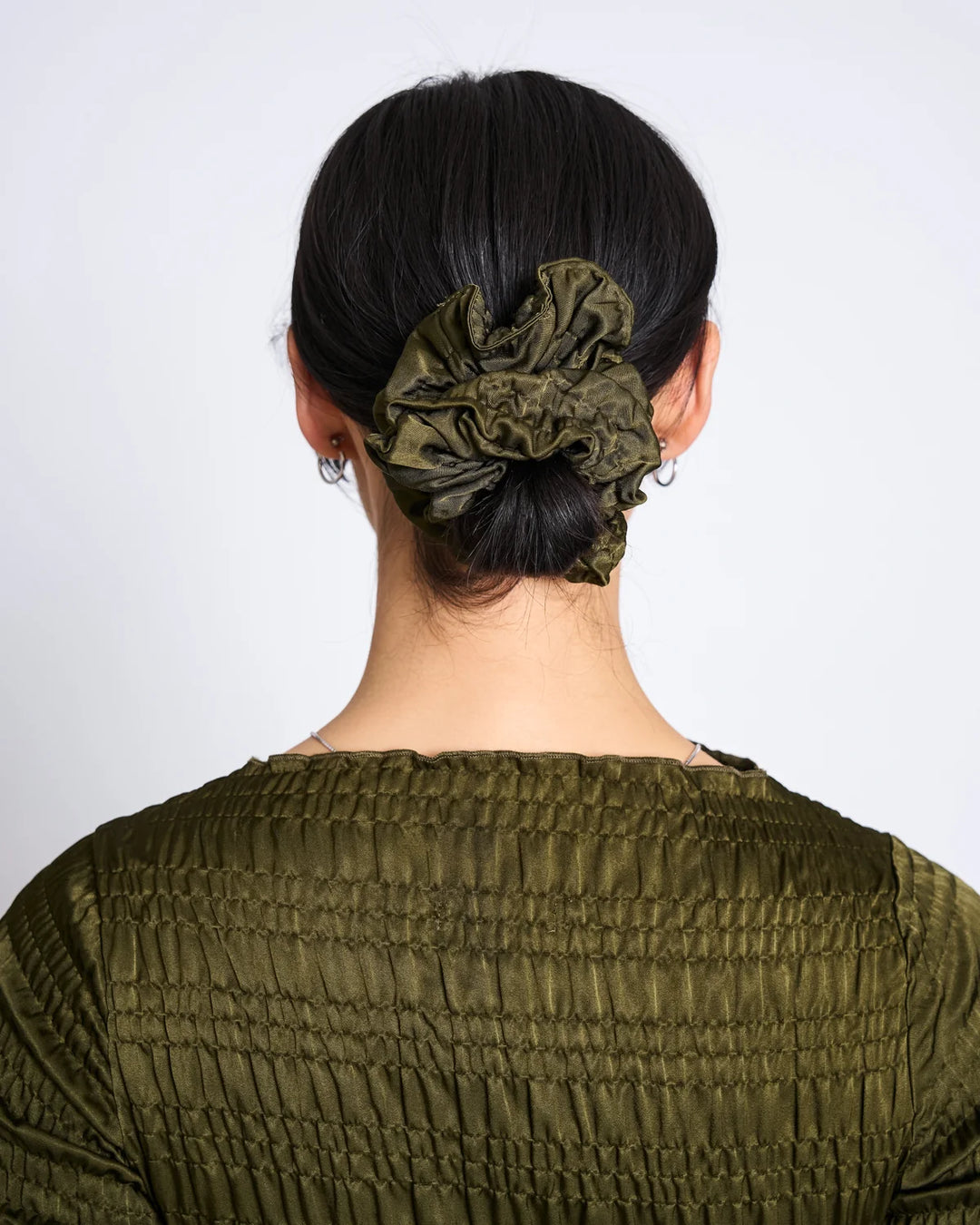 RIFFLED SCRUNCHIE STÓT ROSEMARY SMOCKED