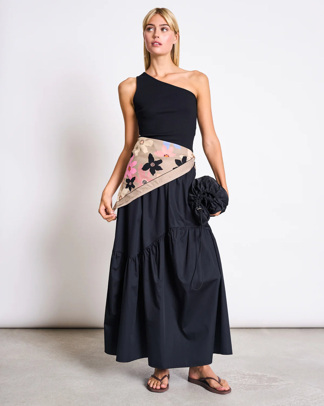 TIGRIS ONE SHOULDER TOP SVARTUR